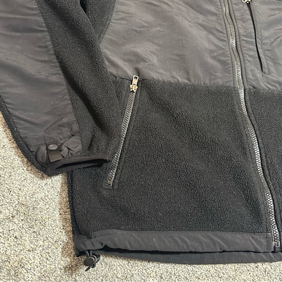 North Face Women's Denali Full Zip Fleece Jacket - MEDIUM - Picture 6 of 17